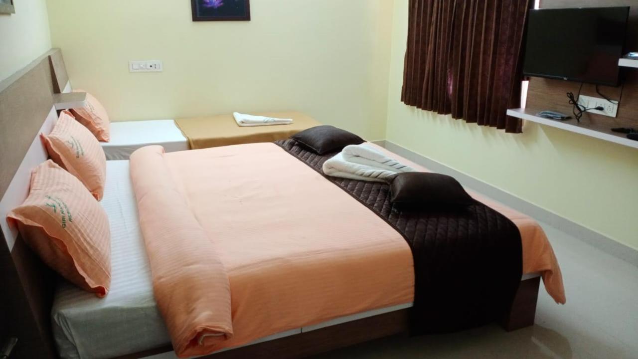 Giri Nandhana Residency Yelagiri Exteriör bild